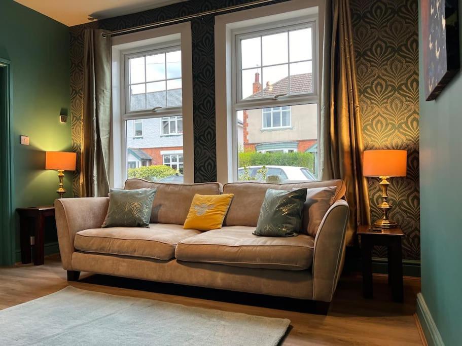 Ferienwohnung The Rose- Grd Floor, 2-5 Beds, Smarttv, Uni, Tram, M250 Fibre Nottingham Exterior foto